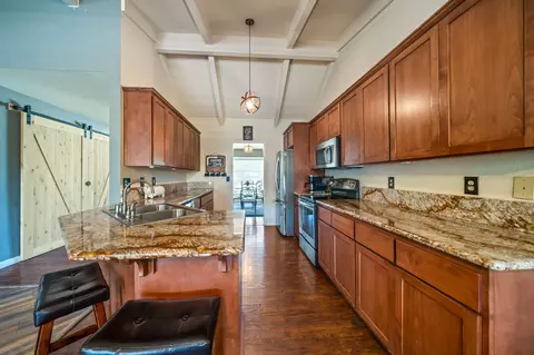 Kitchen - 4065 Meander Dr, Redding, CA 96001 photo 3 of 4