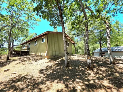 Exterior - 2129 Brady Rd, Hayfork, CA 96041 photo 4 of 13