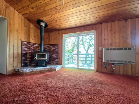 Living - 2129 Brady Rd, Hayfork, CA 96041 photo 4 of 6