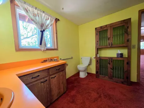 Bath - 2129 Brady Rd, Hayfork, CA 96041 photo 1 of 1