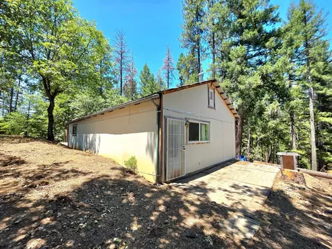 Exterior - 2129 Brady Rd, Hayfork, CA 96041 photo 7 of 13