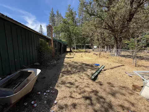 Exterior - 31 Landacre Rd, Hayfork, CA 96041 photo 2 of 6