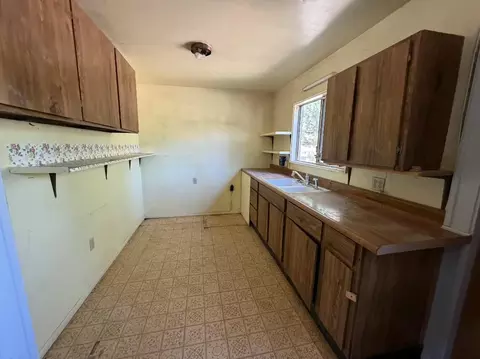 Kitchen - 31 Landacre Rd, Hayfork, CA 96041 photo 1 of 1