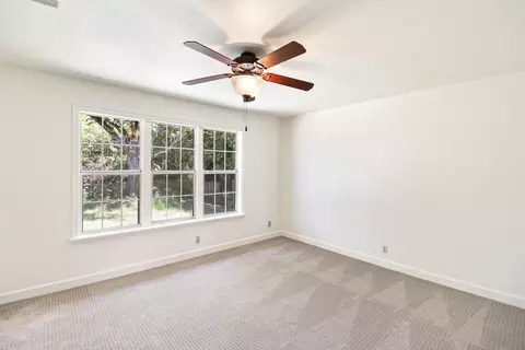 Bedroom - 3605 Summit Dr, Redding, CA 96001 photo 2 of 10
