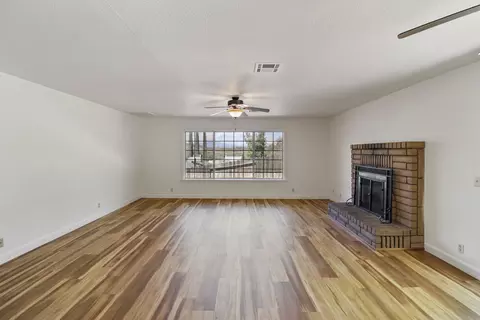 Living - 3605 Summit Dr, Redding, CA 96001 photo 7 of 7