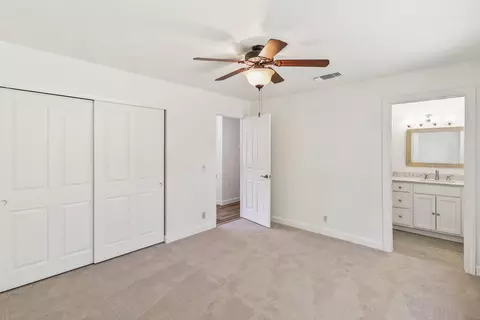 Bedroom - 3605 Summit Dr, Redding, CA 96001 photo 4 of 10