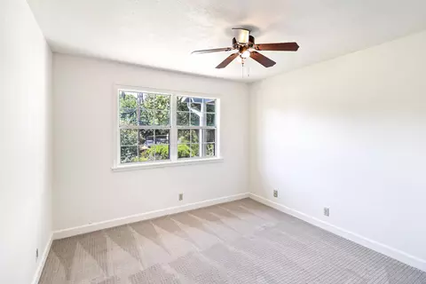 Bedroom - 3605 Summit Dr, Redding, CA 96001 photo 10 of 10