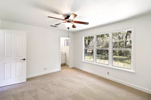 Bedroom - 3605 Summit Dr, Redding, CA 96001 photo 3 of 10