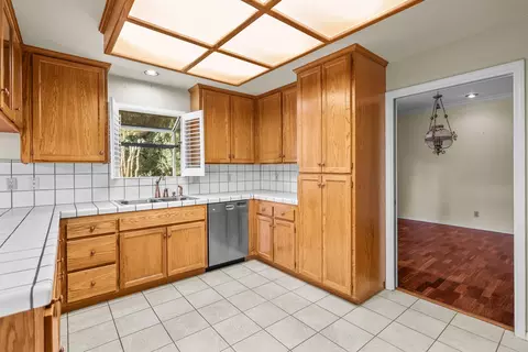 2427 Castlewood Dr, Redding, CA 96002 photo 12