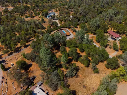 View/Area - 12003 Counter Ln, Redding, CA 96003 photo 3 of 7