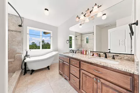 Bath - 12003 Counter Ln, Redding, CA 96003 photo 1 of 4