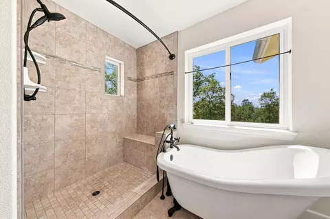 Bath - 12003 Counter Ln, Redding, CA 96003 photo 2 of 4