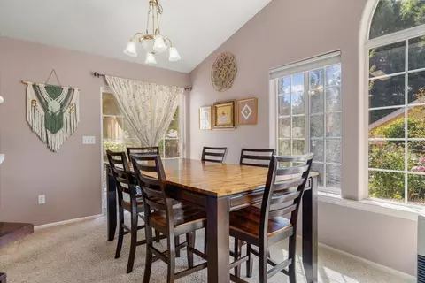 Dining - 515 Mountain View Dr, Mount Shasta, CA 96067 photo 1 of 1