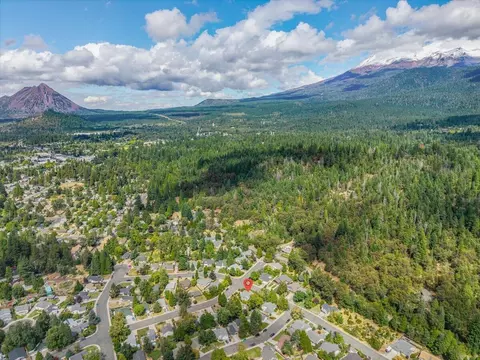View/Area - 515 Mountain View Dr, Mount Shasta, CA 96067 photo 4 of 4