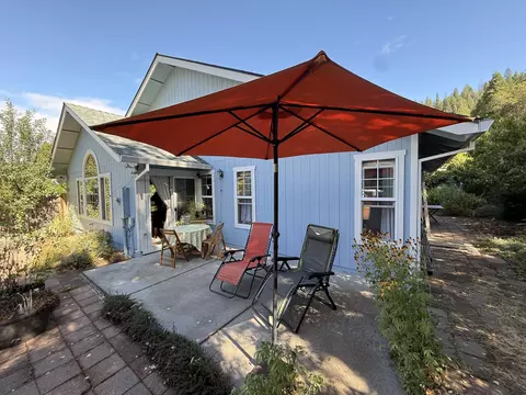Exterior - 515 Mountain View Dr, Mount Shasta, CA 96067 photo 16 of 21