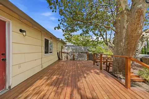 Exterior - 1523 Olive Ave, Redding, CA 96001 photo 6 of 15