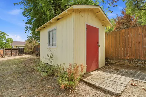 Exterior - 1523 Olive Ave, Redding, CA 96001 photo 8 of 15