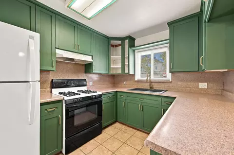 Kitchen - 1523 Olive Ave, Redding, CA 96001 photo 1 of 3