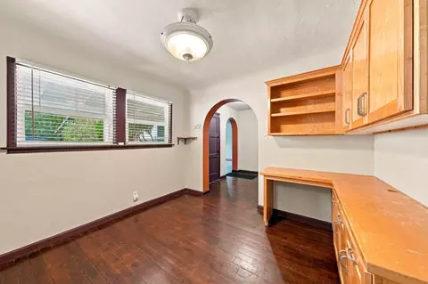 Entry Way - 1523 Olive Ave, Redding, CA 96001 photo 3 of 4