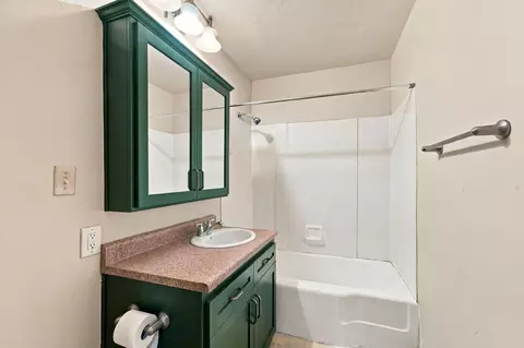 Bath - 1523 Olive Ave, Redding, CA 96001 photo 1 of 6