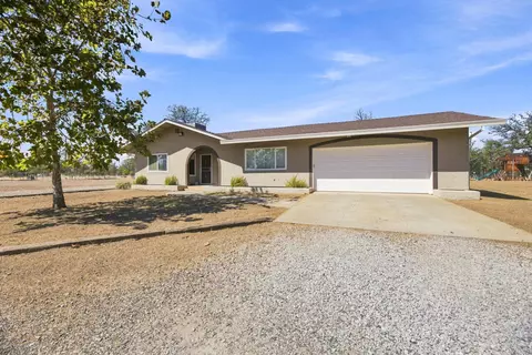 Exterior - 21282 Tia Mia Ln, Redding, CA 96003 photo 9 of 16