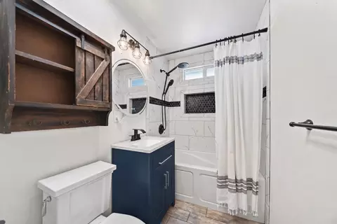 Bath - 2056 Solar Way, Redding, CA 96002 photo 1 of 1