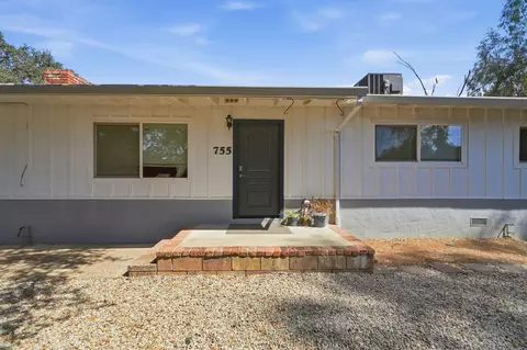 Exterior - 755 Lake Blvd, Redding, CA 96003 photo 2 of 19