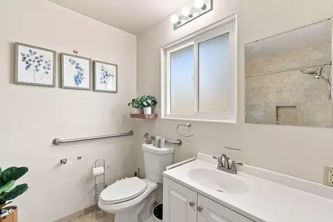 Bath - 755 Lake Blvd, Redding, CA 96003 photo 3 of 5