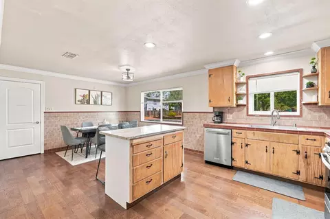Kitchen - 755 Lake Blvd, Redding, CA 96003 photo 4 of 4
