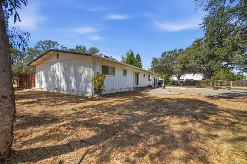 Exterior - 755 Lake Blvd, Redding, CA 96003 photo 7 of 19