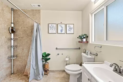 Bath - 755 Lake Blvd, Redding, CA 96003 photo 2 of 5