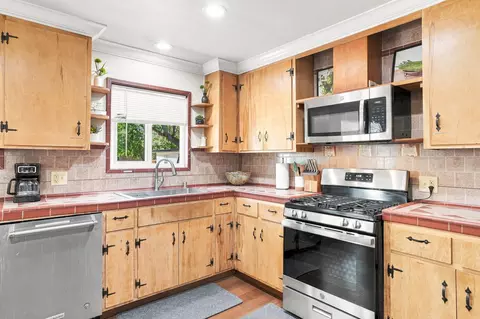 Kitchen - 755 Lake Blvd, Redding, CA 96003 photo 3 of 4