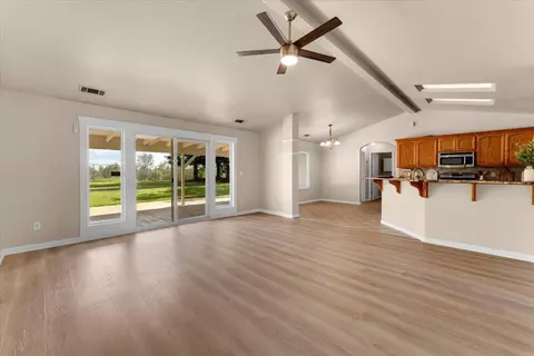 Living - 3635 Sunglow Dr, Redding, CA 96001 photo 6 of 6