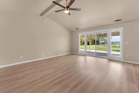 Living - 3635 Sunglow Dr, Redding, CA 96001 photo 3 of 6