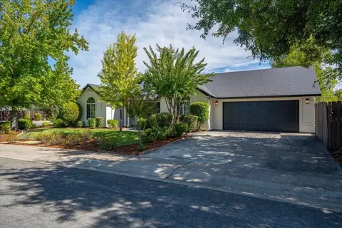 Exterior - 3635 Sunglow Dr, Redding, CA 96001 photo 6 of 19