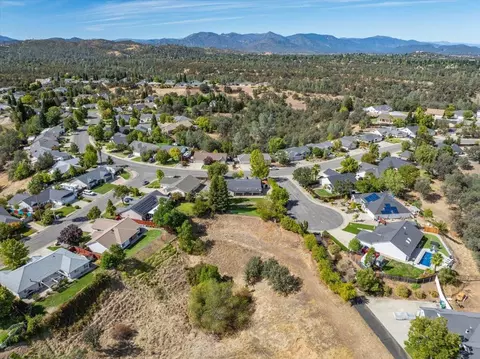View/Area - 3635 Sunglow Dr, Redding, CA 96001 photo 7 of 11