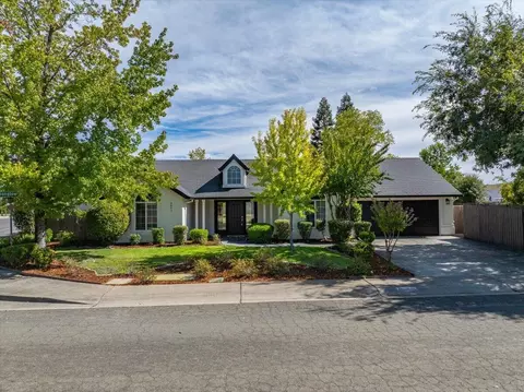 Exterior - 3635 Sunglow Dr, Redding, CA 96001 photo 4 of 19