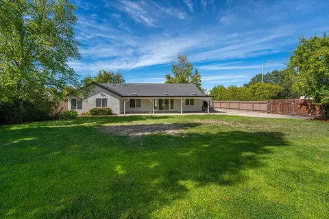 Exterior - 3635 Sunglow Dr, Redding, CA 96001 photo 13 of 19