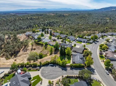 View/Area - 3635 Sunglow Dr, Redding, CA 96001 photo 5 of 11