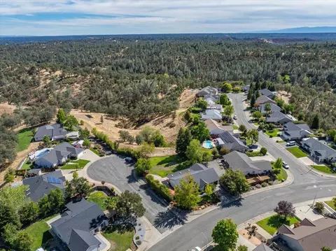 View/Area - 3635 Sunglow Dr, Redding, CA 96001 photo 4 of 11