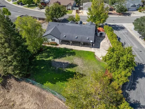 View/Area - 3635 Sunglow Dr, Redding, CA 96001 photo 2 of 11