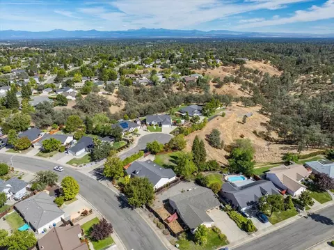 View/Area - 3635 Sunglow Dr, Redding, CA 96001 photo 10 of 11