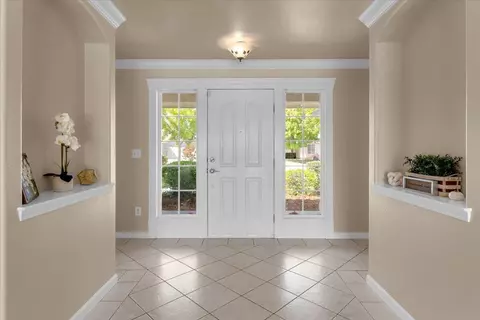 Entry Way - 3635 Sunglow Dr, Redding, CA 96001 photo 1 of 2