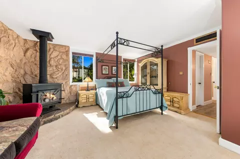 Bedroom - 1220 Almond Ave, Redding, CA 96001 photo 4 of 5