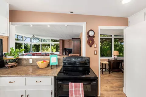 Kitchen - 1220 Almond Ave, Redding, CA 96001 photo 3 of 4