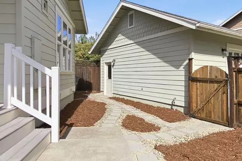 Exterior - 2899 Lanning Ave, Redding, CA 96001 photo 5 of 11