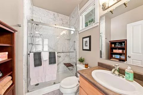 Bath - 2899 Lanning Ave, Redding, CA 96001 photo 1 of 2