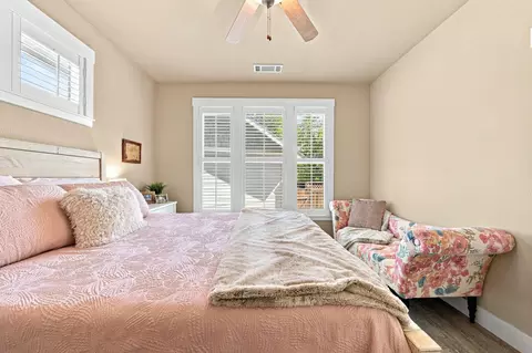 Bedroom - 2899 Lanning Ave, Redding, CA 96001 photo 2 of 3