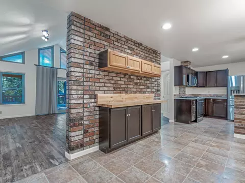 Kitchen - 37173 Serpentine Ln, Burney, CA 96013 photo 1 of 7