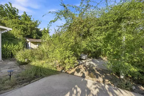 Exterior - 1413 River Ridge Dr, Redding, CA 96003 photo 10 of 12